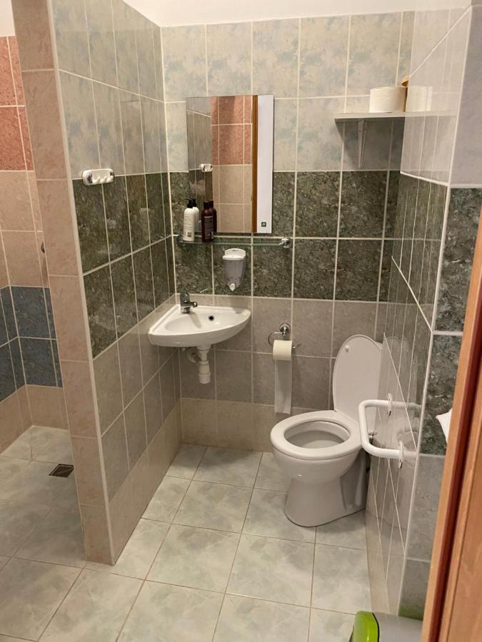 Hotel Dom Opieki Nestor Varšava Exteriér fotografie